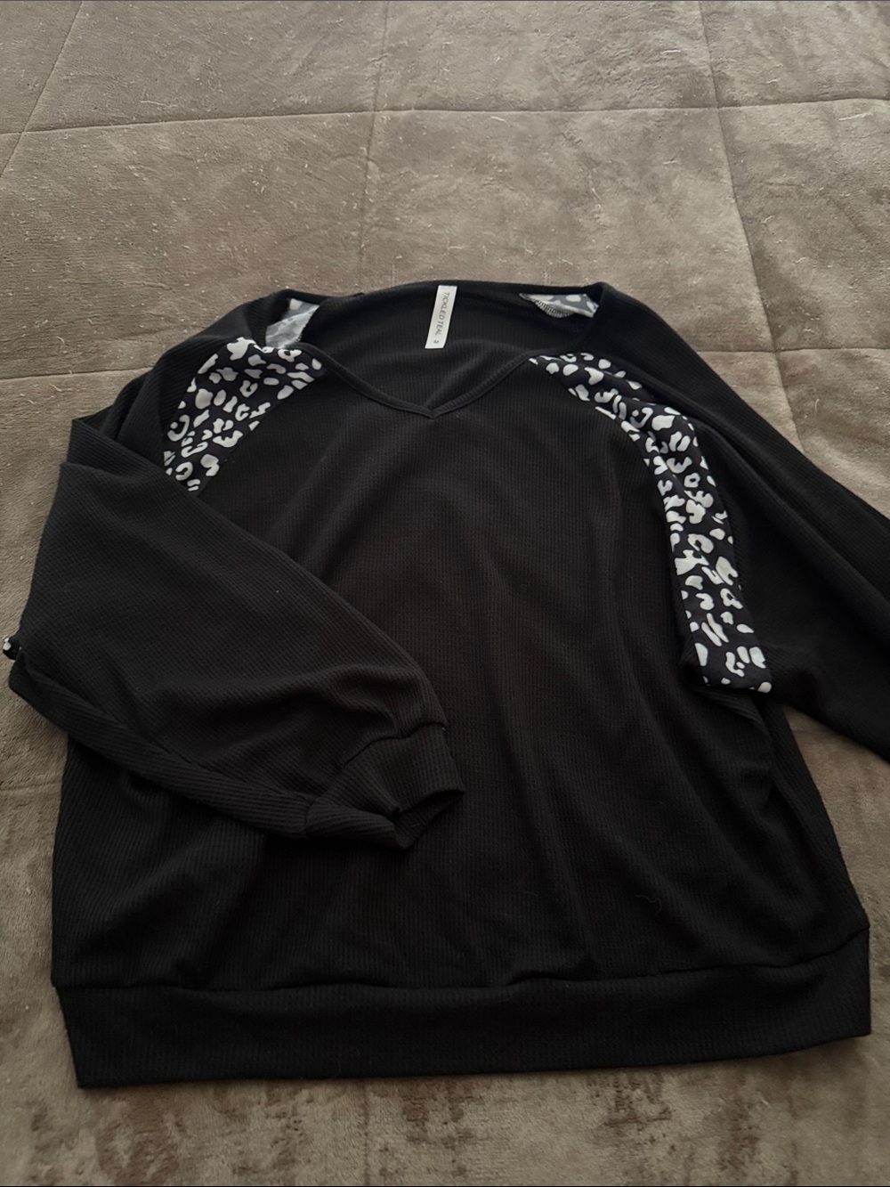 Tickled Teal Black Long-Sleeve V-Neck Top with Leopard Accent